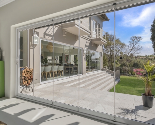 TMG Designs - Frameless Folding Doors