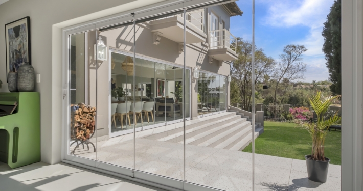 TMG Designs - Frameless Folding Doors
