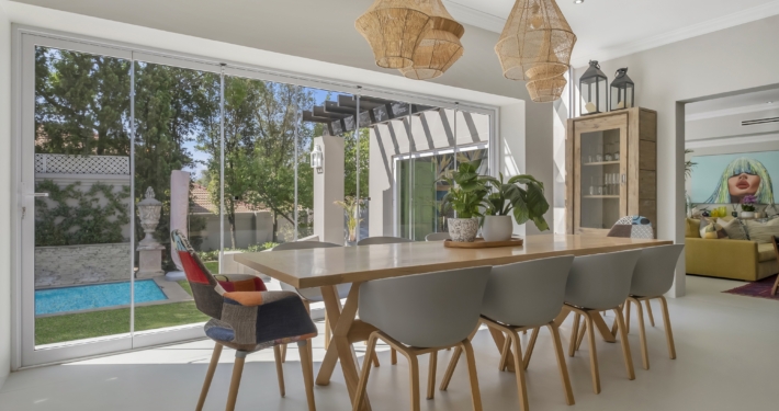TMG Designs - Frameless Folding Doors