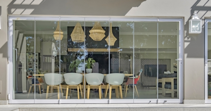 TMG Designs - Frameless Folding Doors