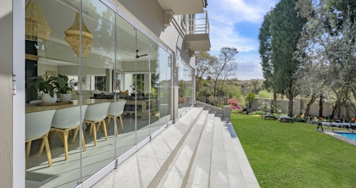 TMG Designs - Frameless Folding Doors