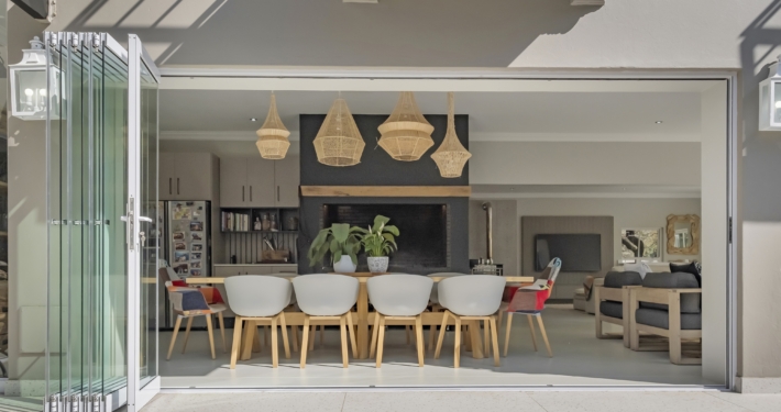 TMG Designs - Frameless Folding Doors