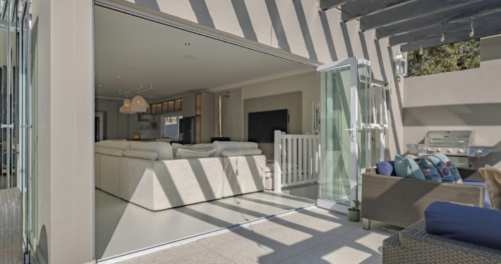 TMG Designs - Frameless Folding Doors
