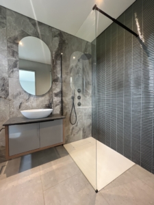 Custom Butt-Jointed Shower