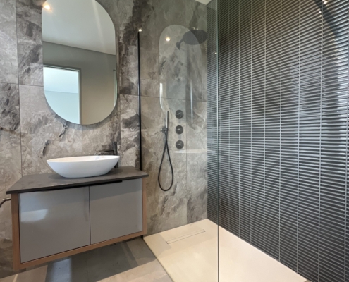 Custom Butt-Jointed Shower